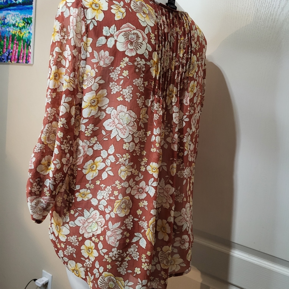 Torrid  FLORAL PRINT CHIFFON PLEATED BLOUSE - Picture 7 of 10